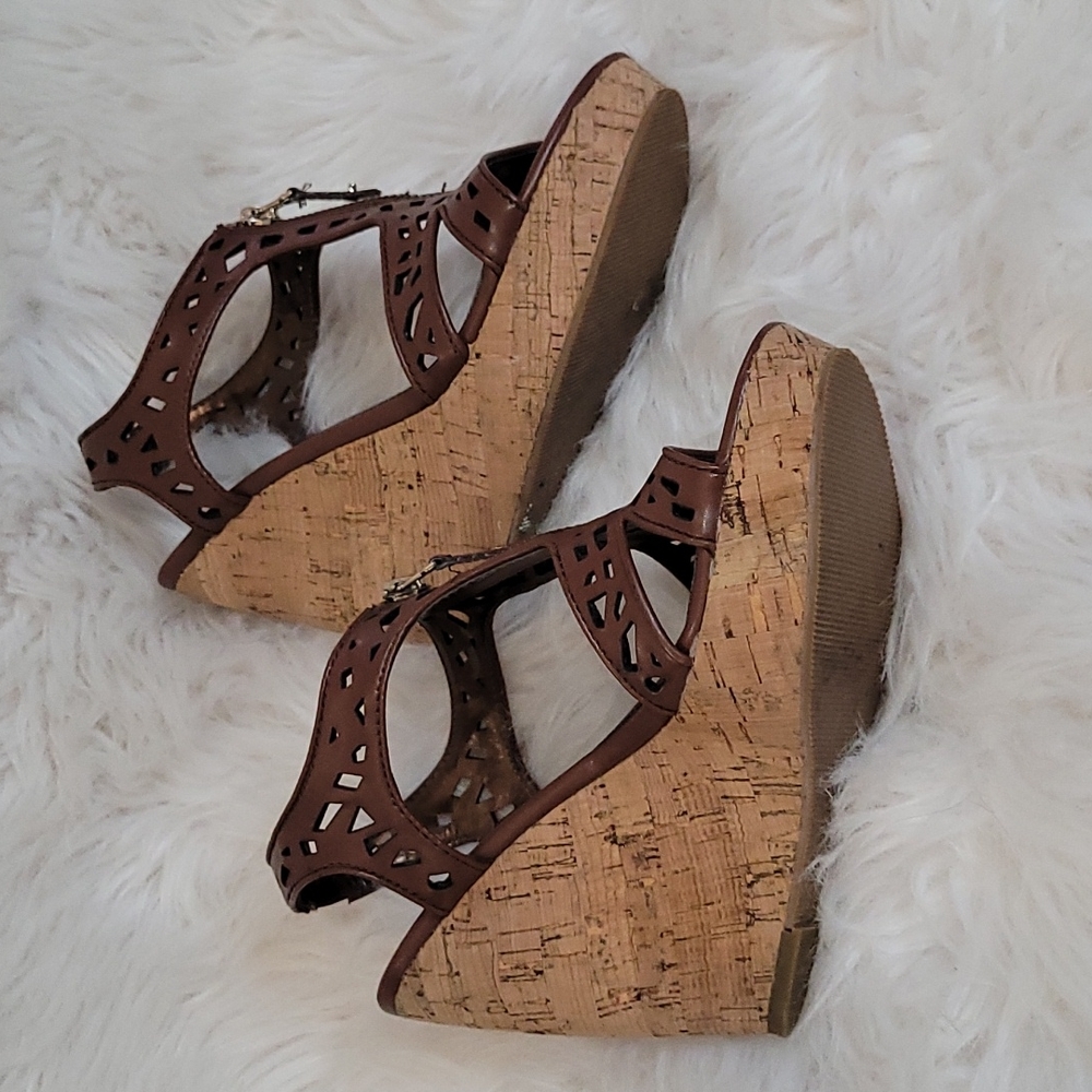 Tan wedge sandal size 6 1/2